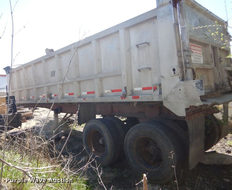 image for item GW9811 1975 Fast end dump trailer