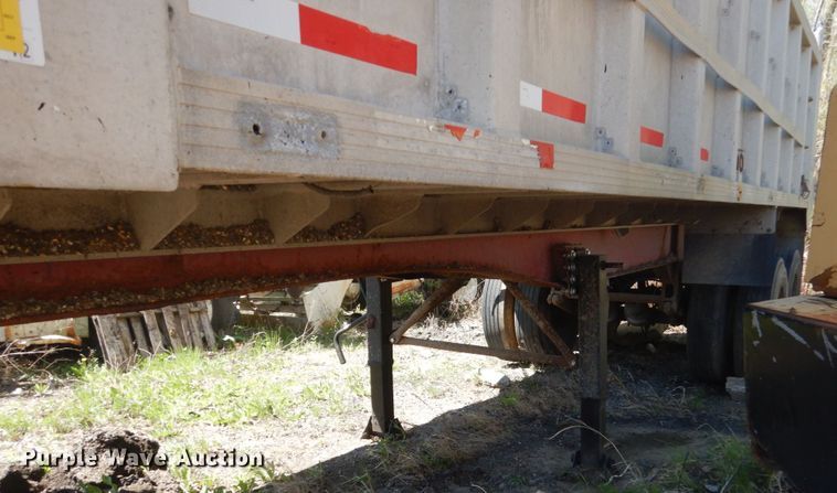 image for item GW9811 1975 Fast end dump trailer