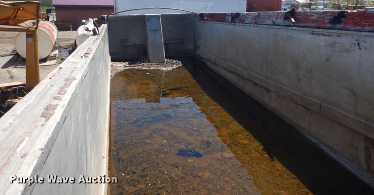 image for item GW9811 1975 Fast end dump trailer