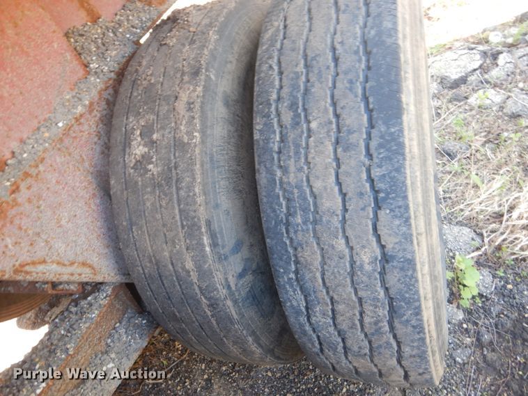 image for item GW9811 1975 Fast end dump trailer