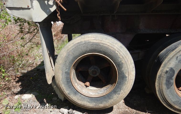 image for item GW9811 1975 Fast end dump trailer
