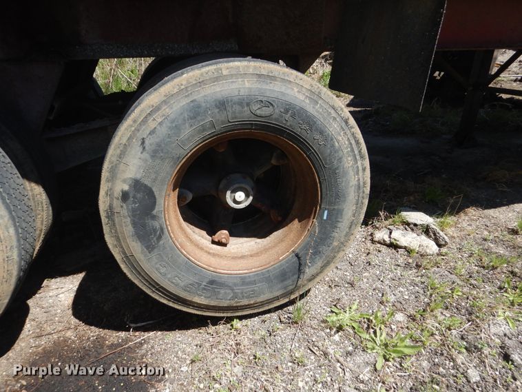 image for item GW9811 1975 Fast end dump trailer