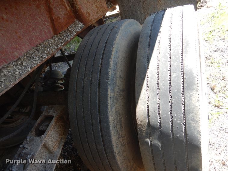 image for item GW9811 1975 Fast end dump trailer