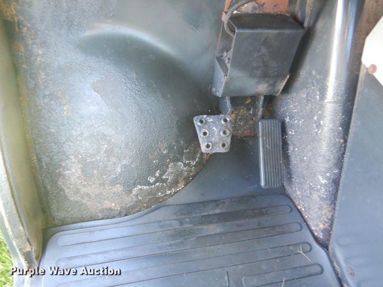 image for item GW9816 Bobcat 5600 utility vehicle