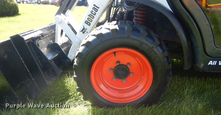 image for item GW9816 Bobcat 5600 utility vehicle