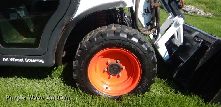 image for item GW9816 Bobcat 5600 utility vehicle