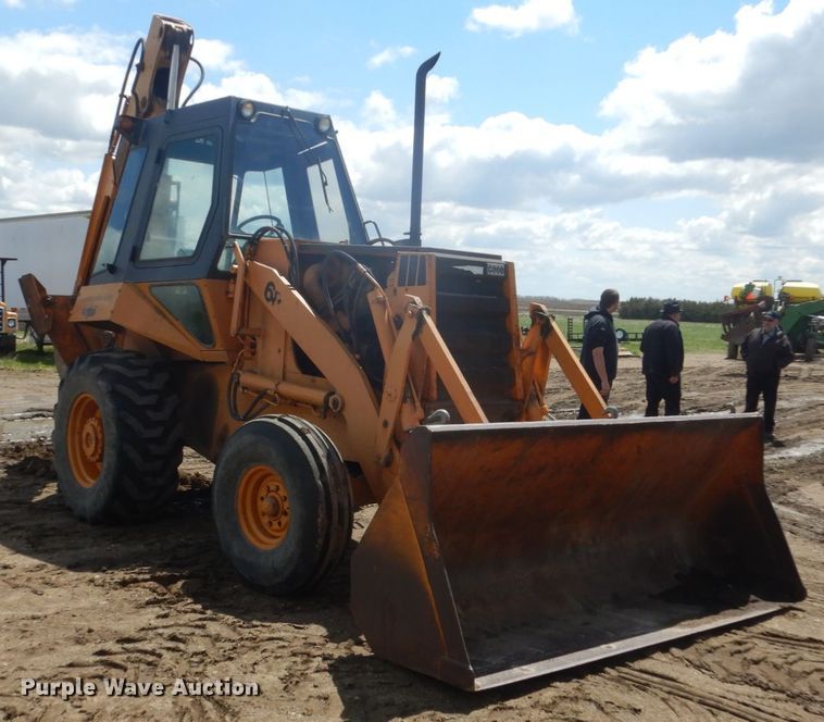 image for item GW9866 Case 680H  backhoe