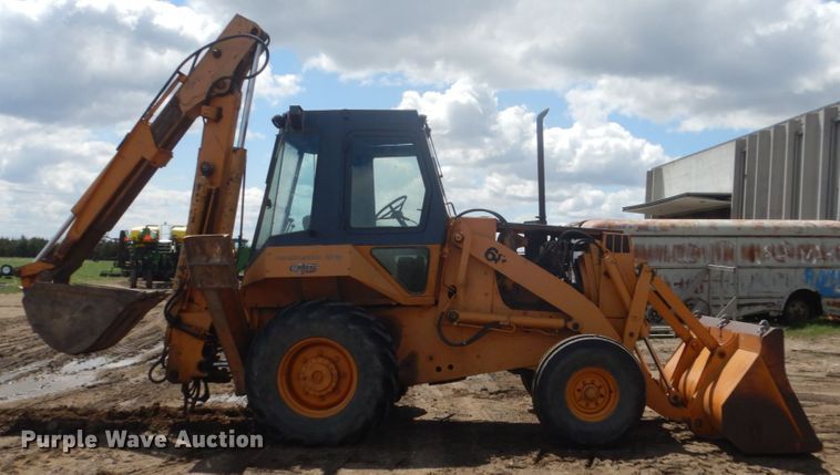 image for item GW9866 Case 680H  backhoe