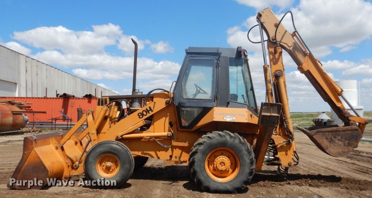 image for item GW9866 Case 680H  backhoe