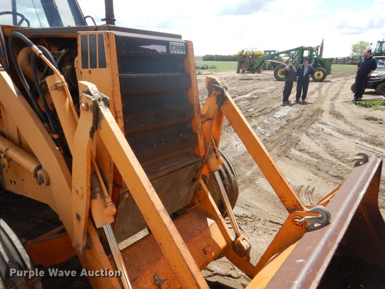 image for item GW9866 Case 680H  backhoe