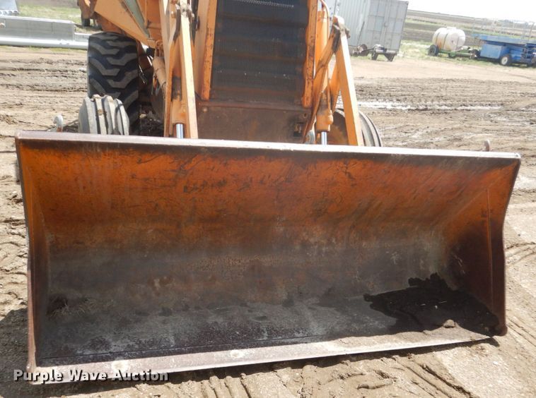 image for item GW9866 Case 680H  backhoe