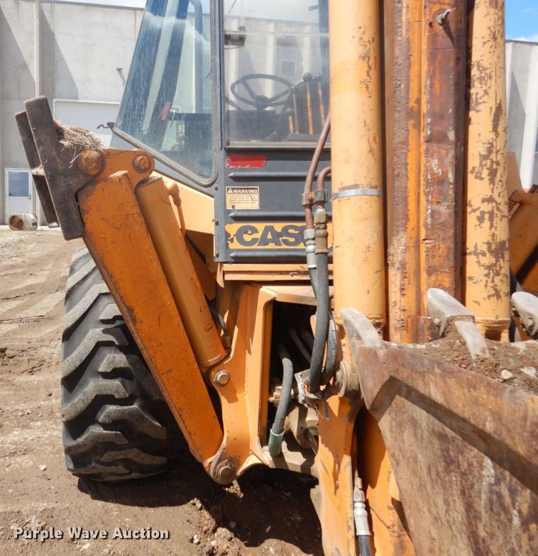 image for item GW9866 Case 680H  backhoe