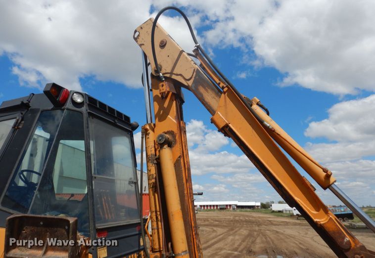 image for item GW9866 Case 680H  backhoe