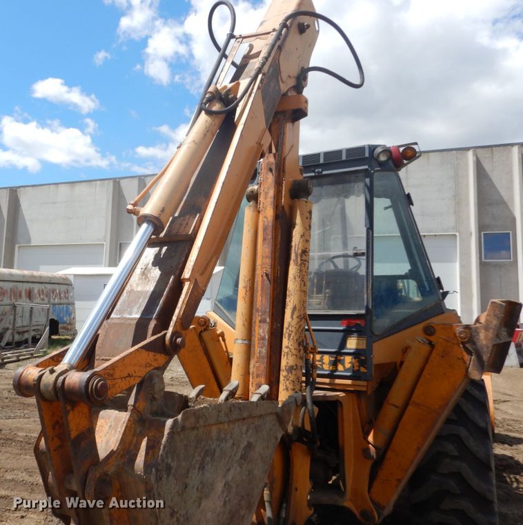 image for item GW9866 Case 680H  backhoe