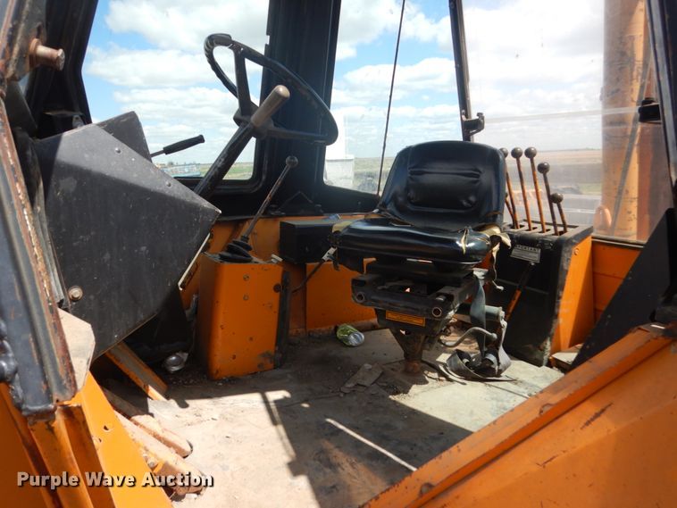 image for item GW9866 Case 680H  backhoe