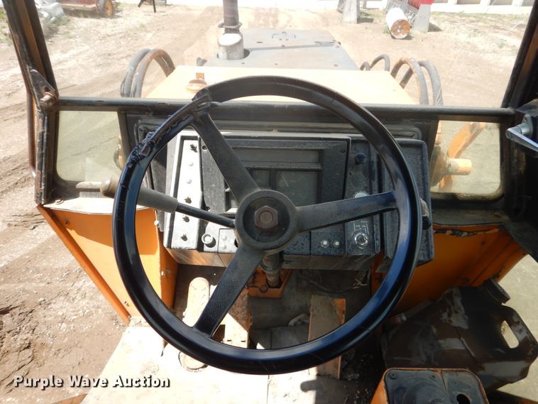 image for item GW9866 Case 680H  backhoe