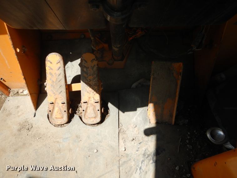 image for item GW9866 Case 680H  backhoe