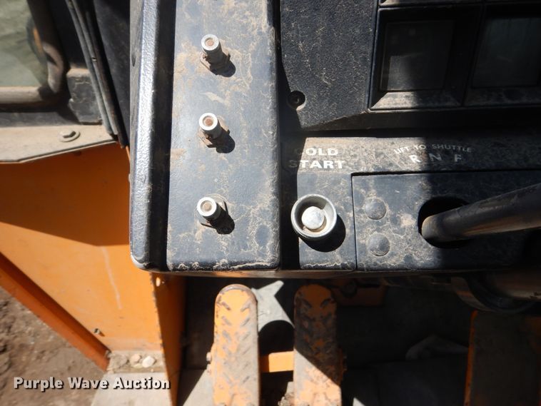 image for item GW9866 Case 680H  backhoe
