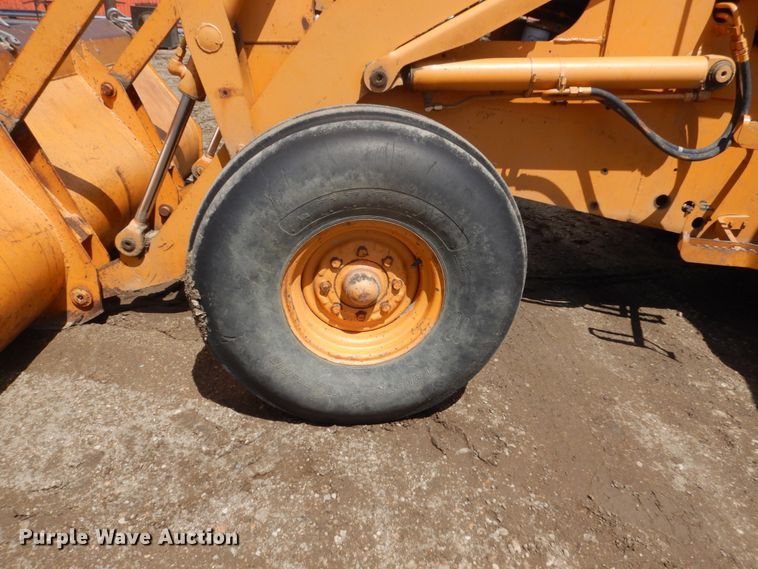 image for item GW9866 Case 680H  backhoe