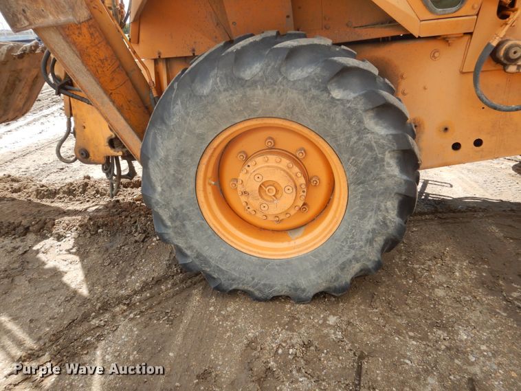 image for item GW9866 Case 680H  backhoe