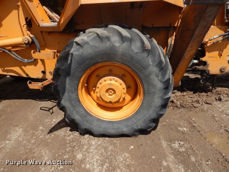 image for item GW9866 Case 680H  backhoe