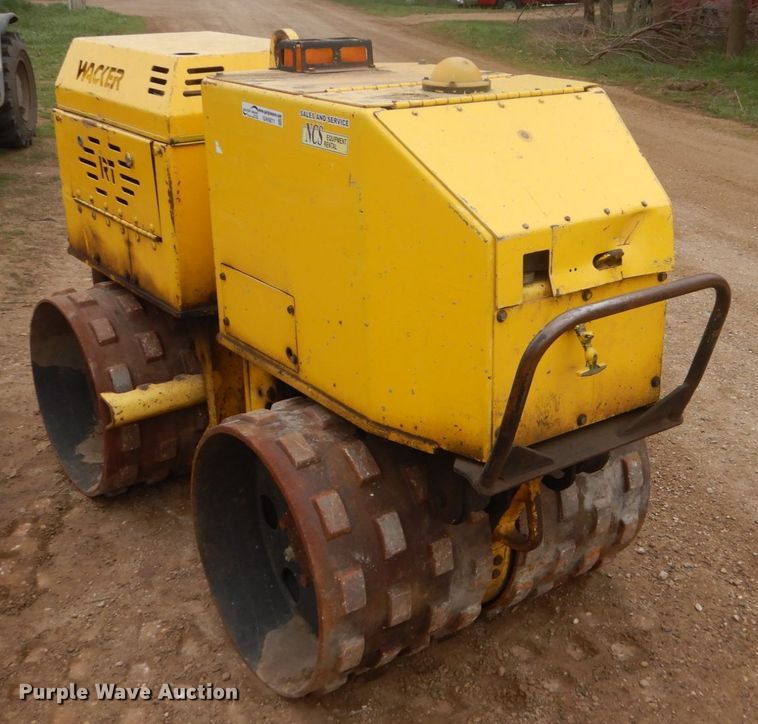 image for item GW9871 Wacker vibratory trench compactor