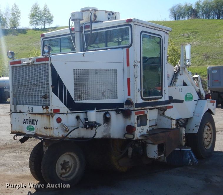 image for item GW9889 1988 Athey H10 street sweeper