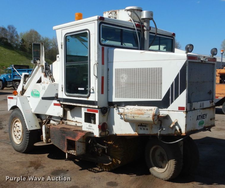 image for item GW9889 1988 Athey H10 street sweeper
