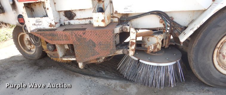 image for item GW9889 1988 Athey H10 street sweeper
