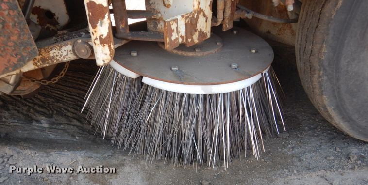 image for item GW9889 1988 Athey H10 street sweeper