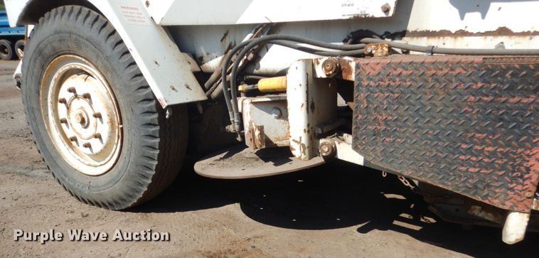 image for item GW9889 1988 Athey H10 street sweeper