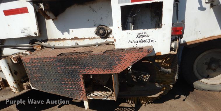 image for item GW9889 1988 Athey H10 street sweeper