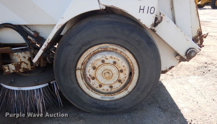 image for item GW9889 1988 Athey H10 street sweeper