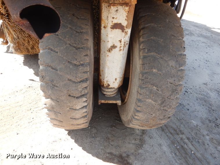 image for item GW9889 1988 Athey H10 street sweeper