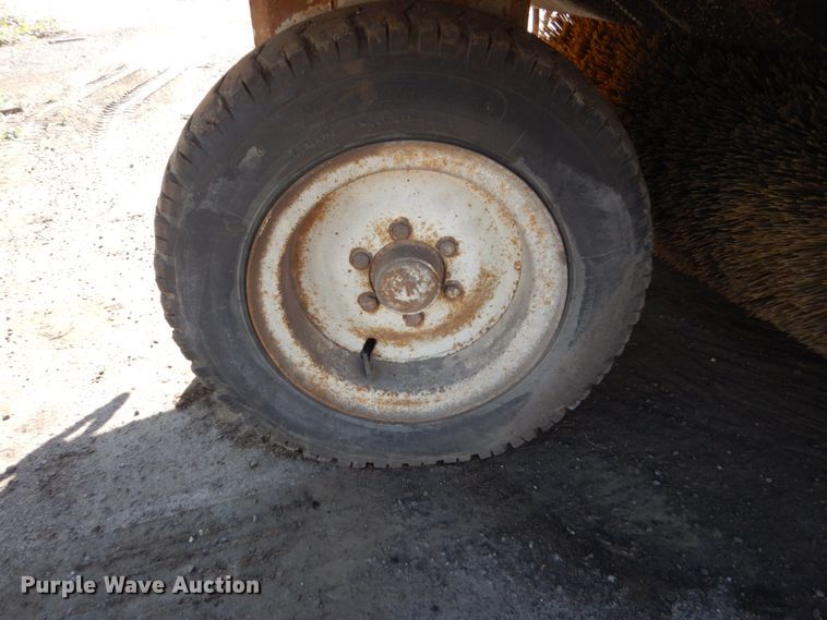 image for item GW9889 1988 Athey H10 street sweeper