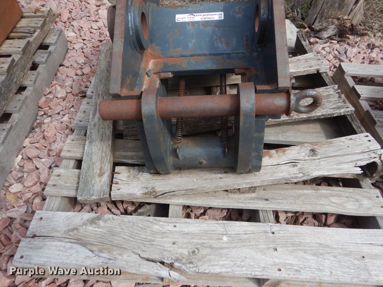 image for item GW9921 Geith C512 excavator manual quick coupler