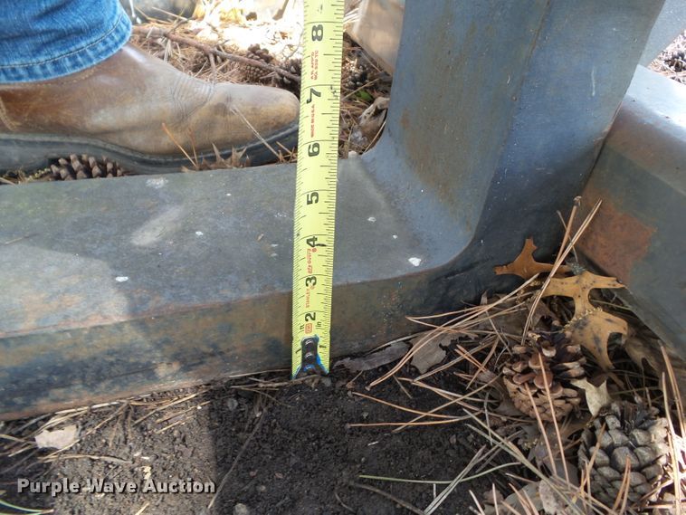 image for item GX9076 Daewoo Mega 250-V pallet forks