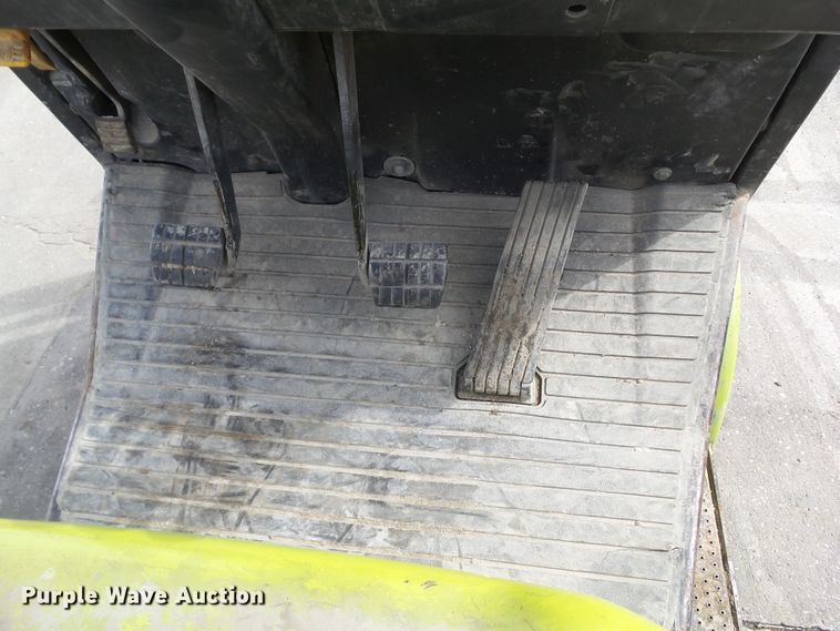 image for item GX9089 Clark CGC25  forklift