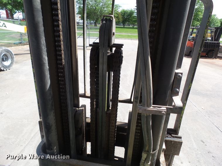 image for item GX9089 Clark CGC25  forklift