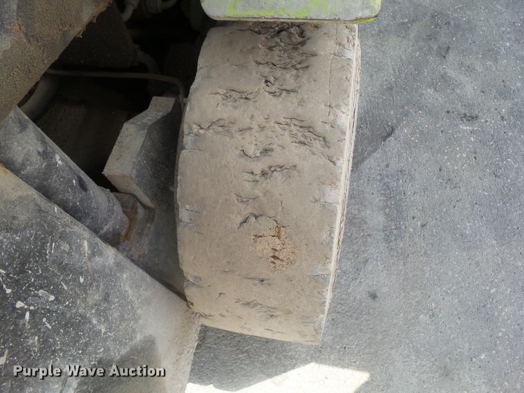 image for item GX9089 Clark CGC25  forklift