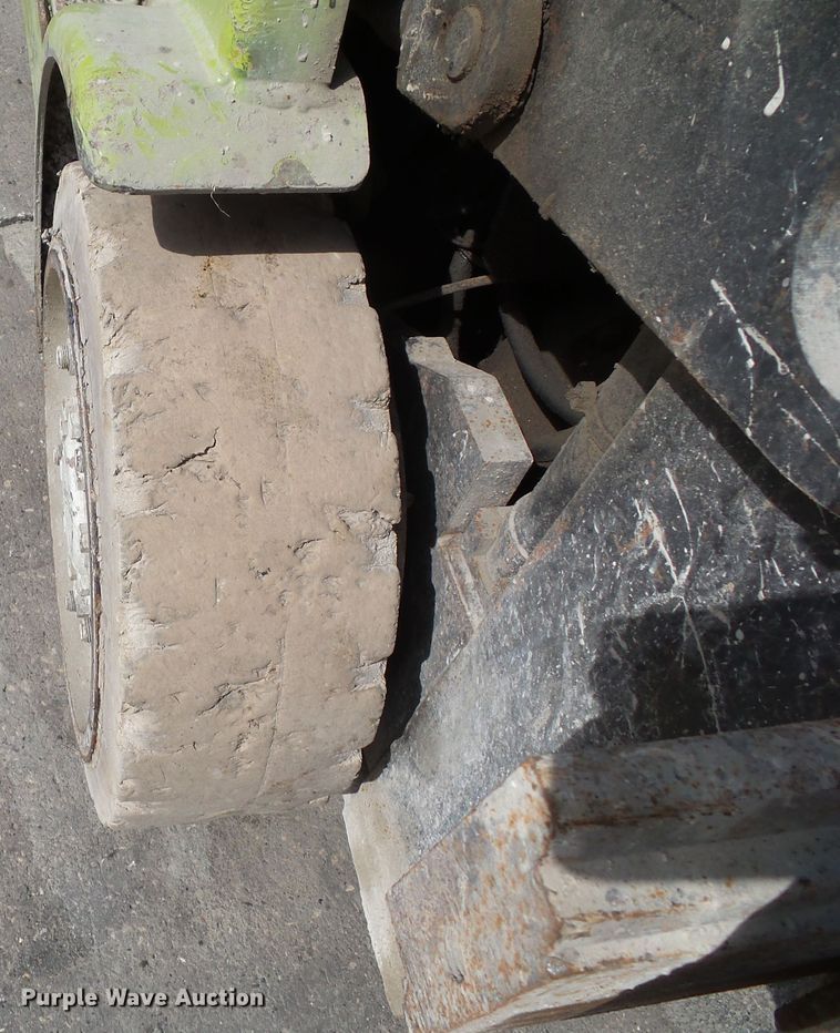 image for item GX9089 Clark CGC25  forklift