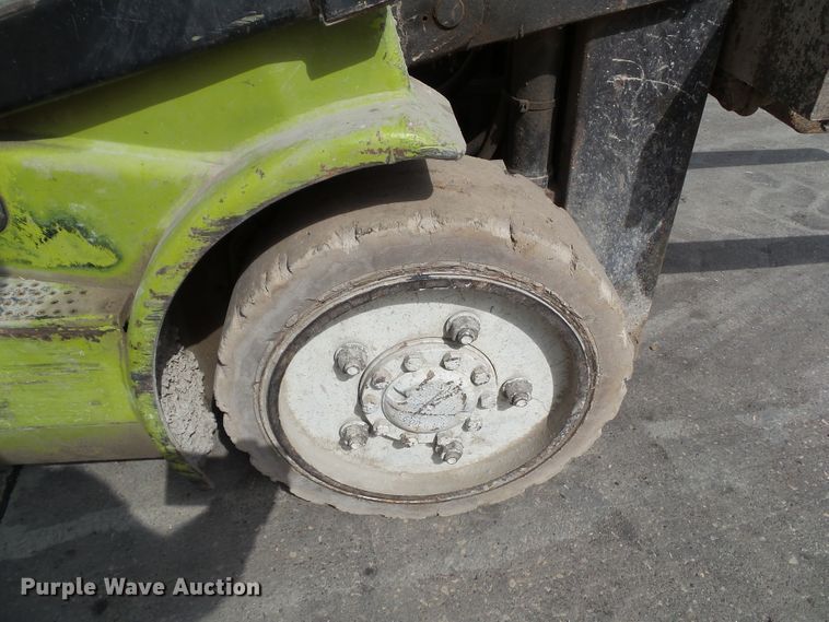 image for item GX9089 Clark CGC25  forklift