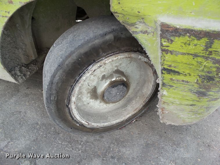 image for item GX9089 Clark CGC25  forklift