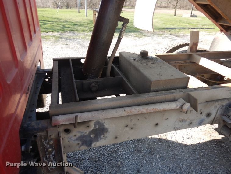 image for item GY9003 1987 GMC 7000 dump truck