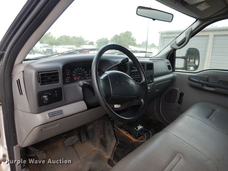 image for item HA9140 2001 Ford F550 XL  fiber optic splicing truck