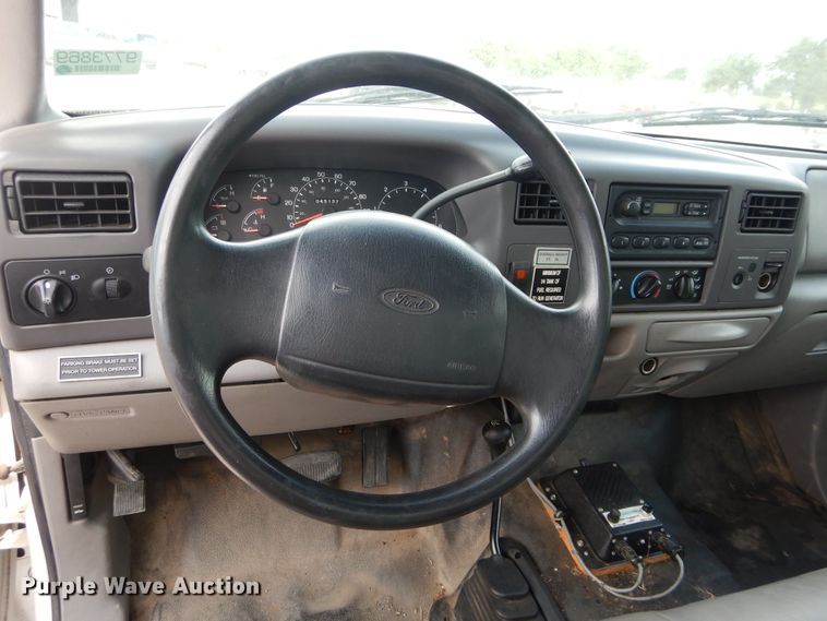 image for item HA9140 2001 Ford F550 XL  fiber optic splicing truck