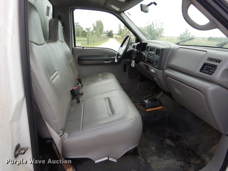 image for item HA9140 2001 Ford F550 XL  fiber optic splicing truck