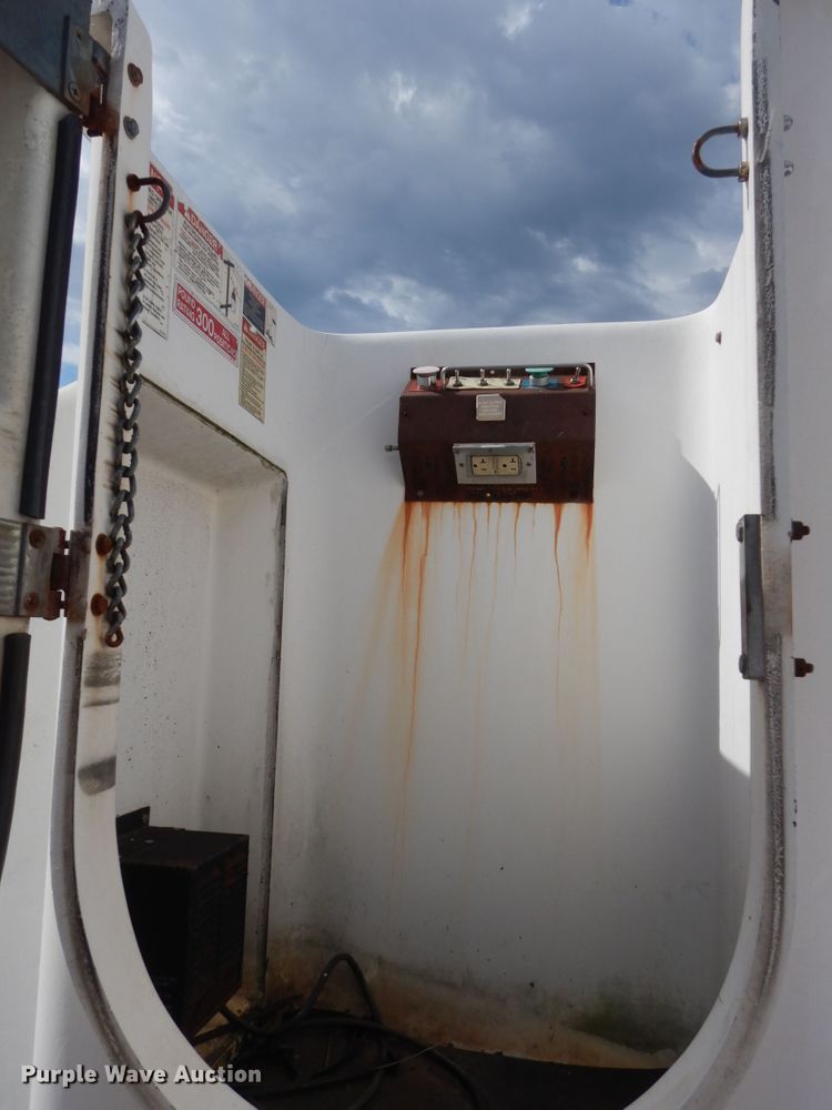 image for item HA9140 2001 Ford F550 XL  fiber optic splicing truck