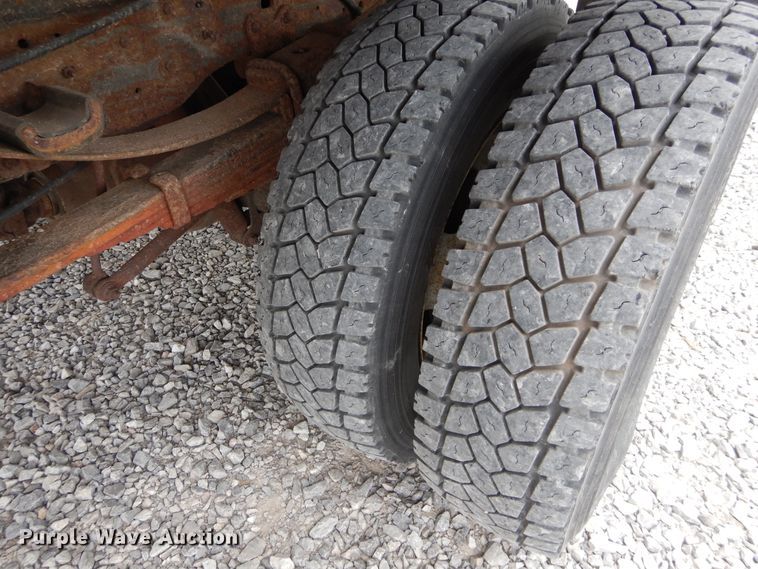 image for item HA9140 2001 Ford F550 XL  fiber optic splicing truck