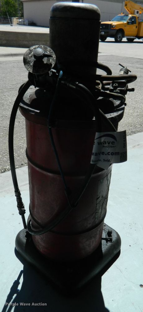 image for item DE4454 Pneumatic grease and oil system